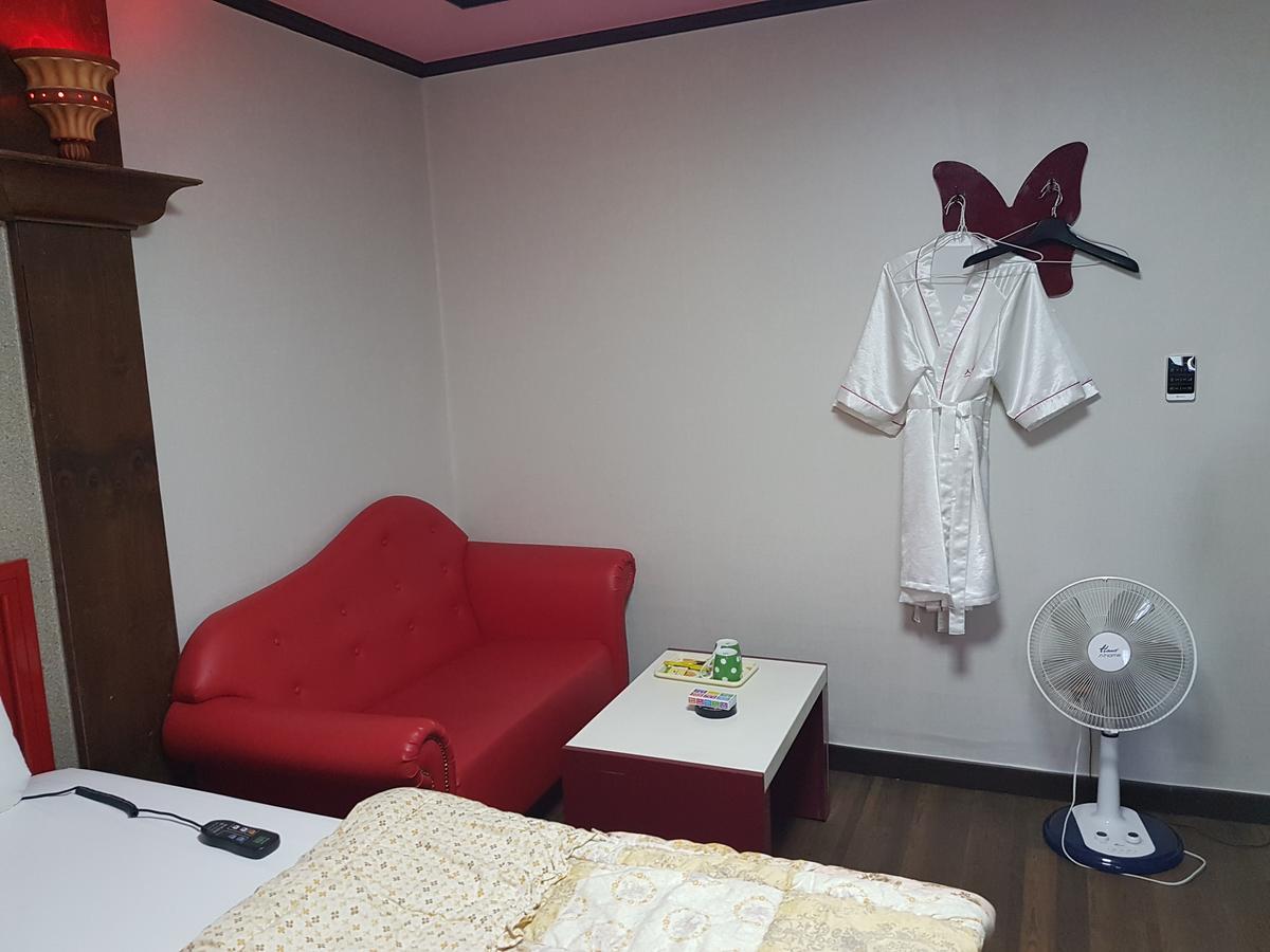 Sky Motel Gwangju Metropolitan City Екстериор снимка